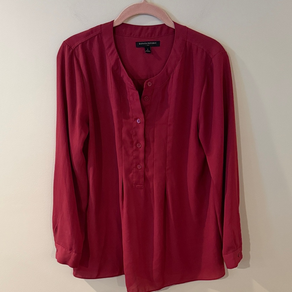 5/$25!! Banana Republic Rich Red Long Sleeve Blouse